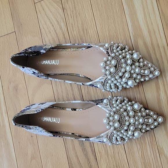 New! Women Pearl Rhinestone Pointed Toe Flat Shoes - Picture 3 of 12